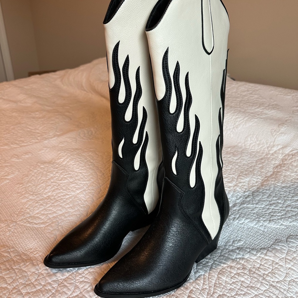 Black and White Flame Western Boots
